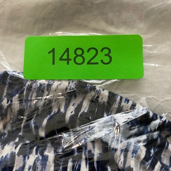 Rose & Olive Women's 3/4 Sleeve Blue/White Stretchy Tunic Top Size‎ Medium - Picture 13 of 13